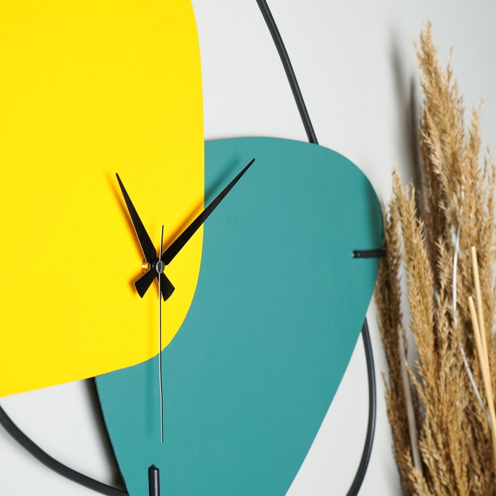 Wallity Reloj de Pared Decorativo de Metal Verde y Amarillo Wallity Reloj de Pared Decorativo de Metal Verde y Amarillo